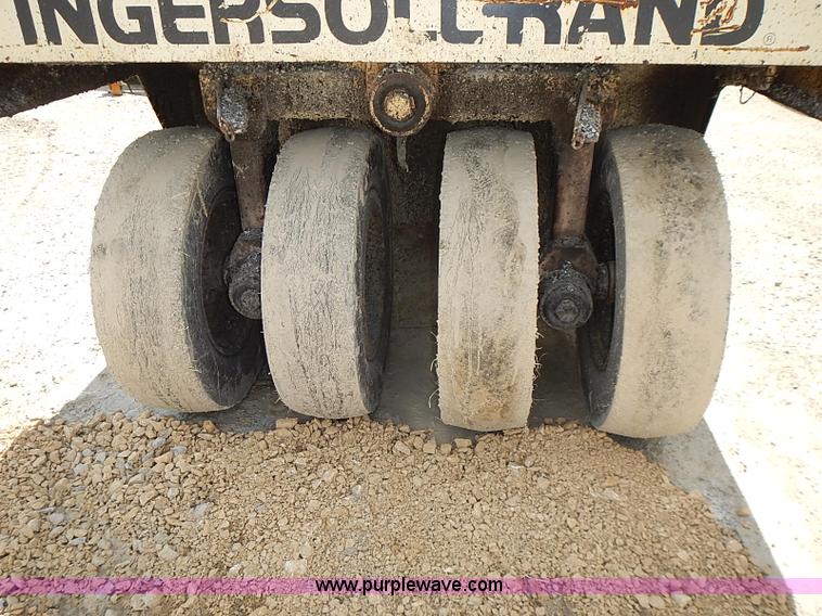 image for item J3212 Ingersoll Rand PT120R pneumatic roller