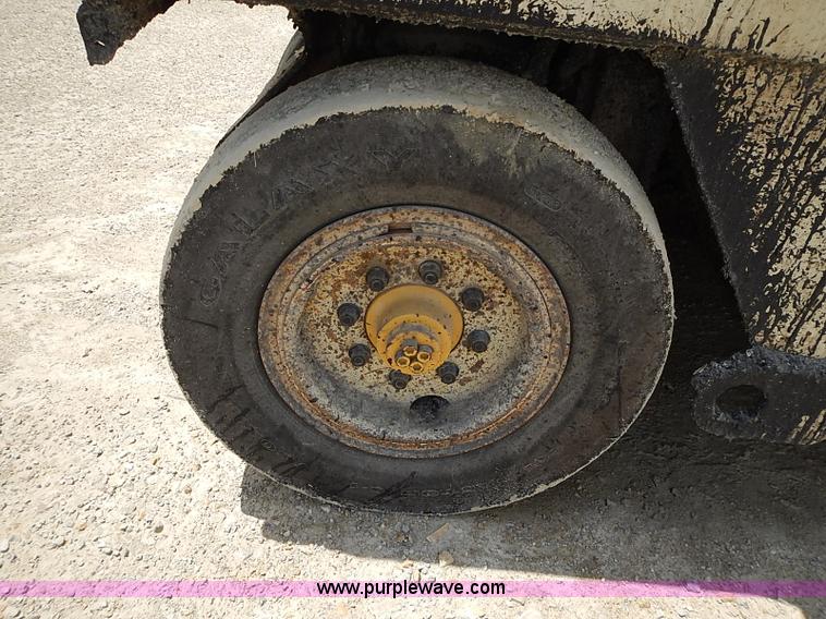 image for item J3212 Ingersoll Rand PT120R pneumatic roller