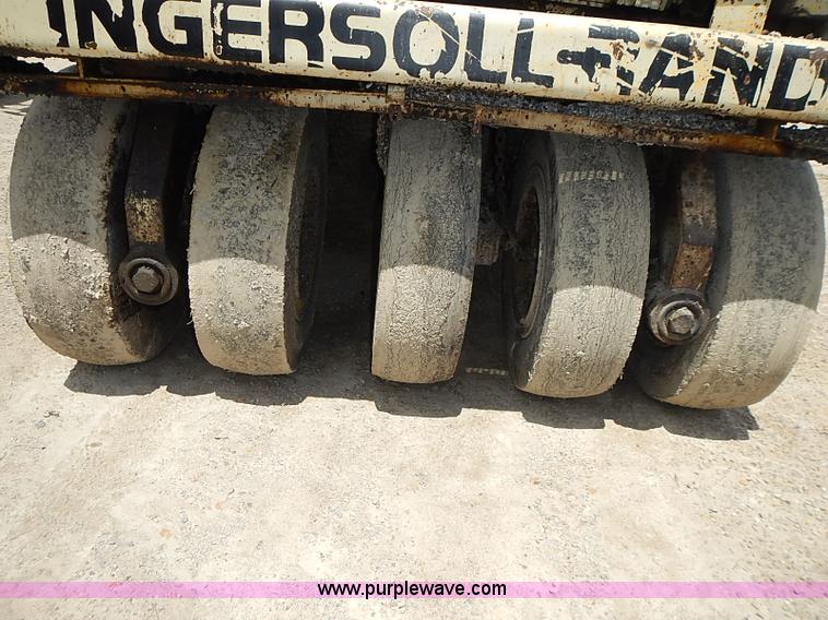 image for item J3212 Ingersoll Rand PT120R pneumatic roller