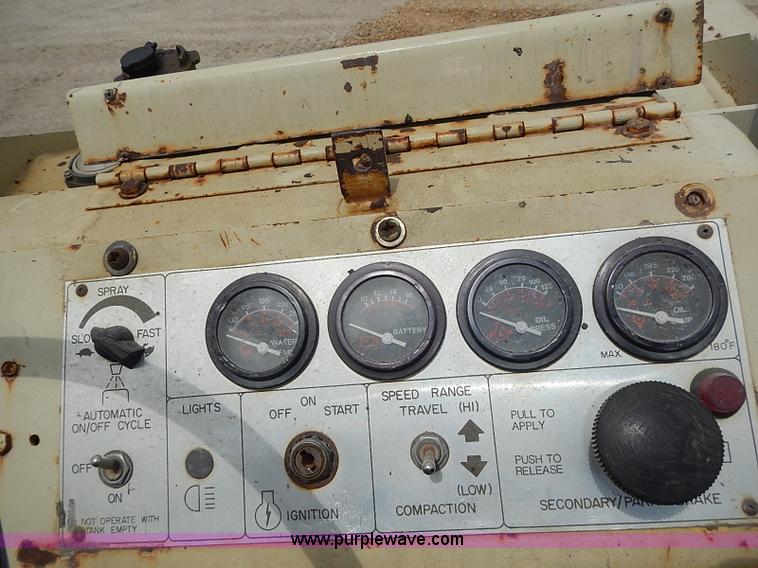 image for item J3212 Ingersoll Rand PT120R pneumatic roller