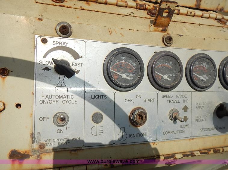 image for item J3212 Ingersoll Rand PT120R pneumatic roller