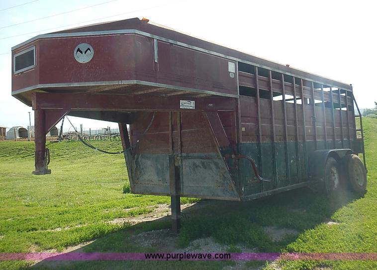 image for item J3213 1991 Titan gooseneck stock trailer