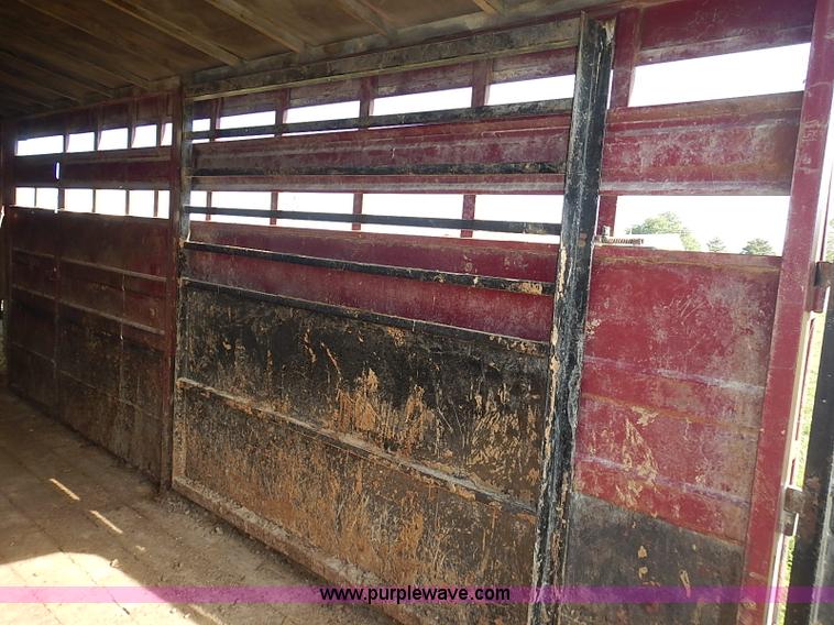 image for item J3213 1991 Titan gooseneck stock trailer