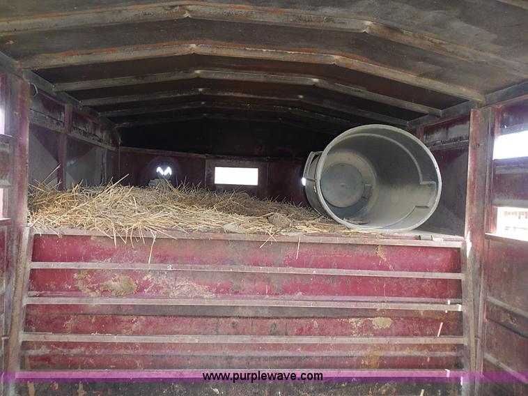 image for item J3213 1991 Titan gooseneck stock trailer