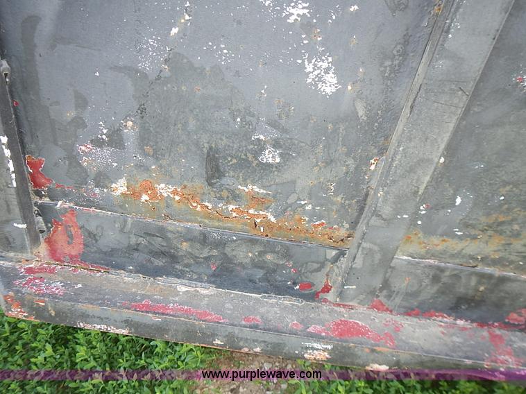 image for item J3213 1991 Titan gooseneck stock trailer