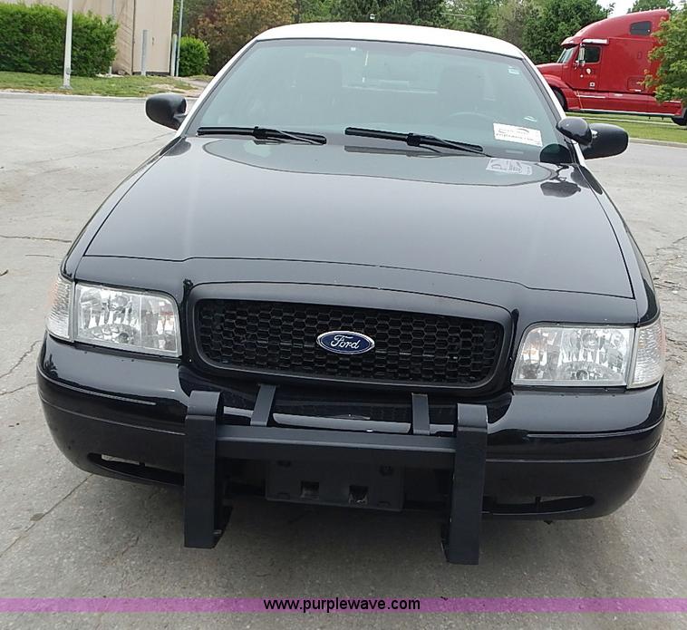 image for item J3214 2007 Ford Crown Victoria Police Interceptor