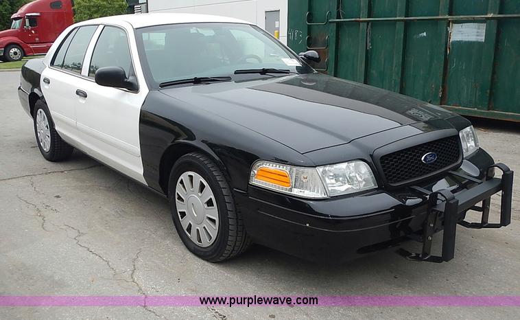image for item J3214 2007 Ford Crown Victoria Police Interceptor
