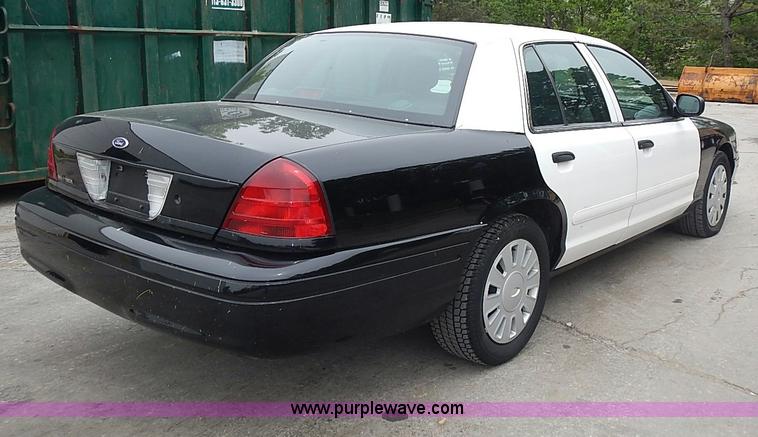 image for item J3214 2007 Ford Crown Victoria Police Interceptor