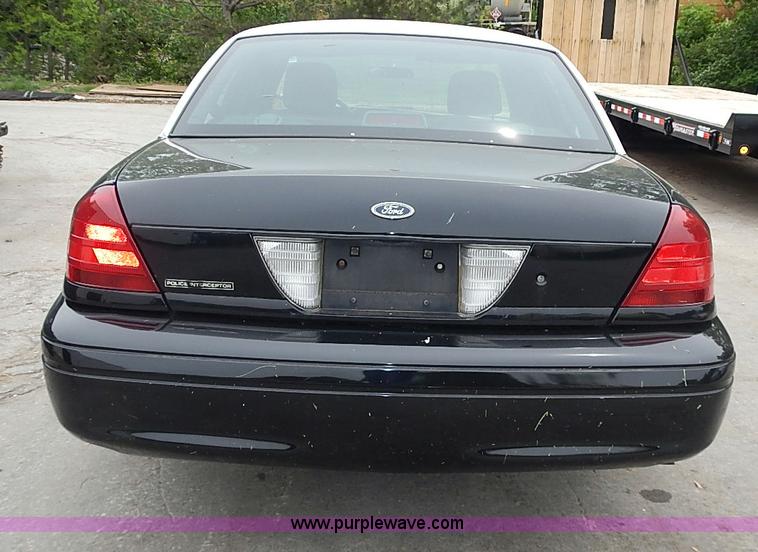 image for item J3214 2007 Ford Crown Victoria Police Interceptor