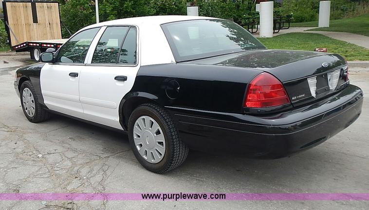 image for item J3214 2007 Ford Crown Victoria Police Interceptor