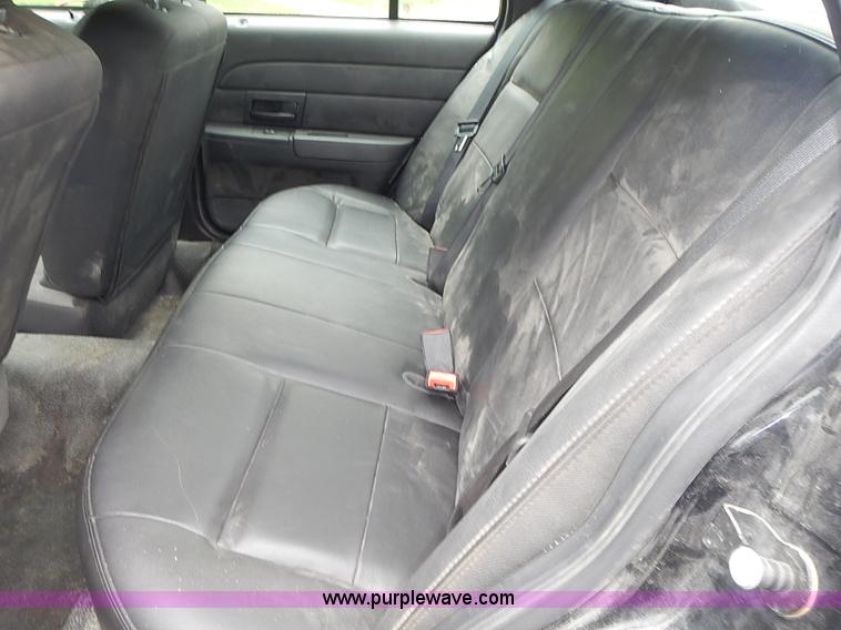 image for item J3214 2007 Ford Crown Victoria Police Interceptor