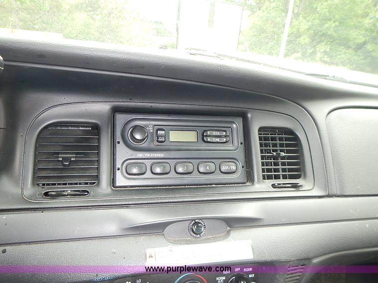 image for item J3214 2007 Ford Crown Victoria Police Interceptor