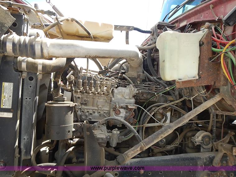 image for item J3218 1997 Ford LT8000 truck cab and chassis