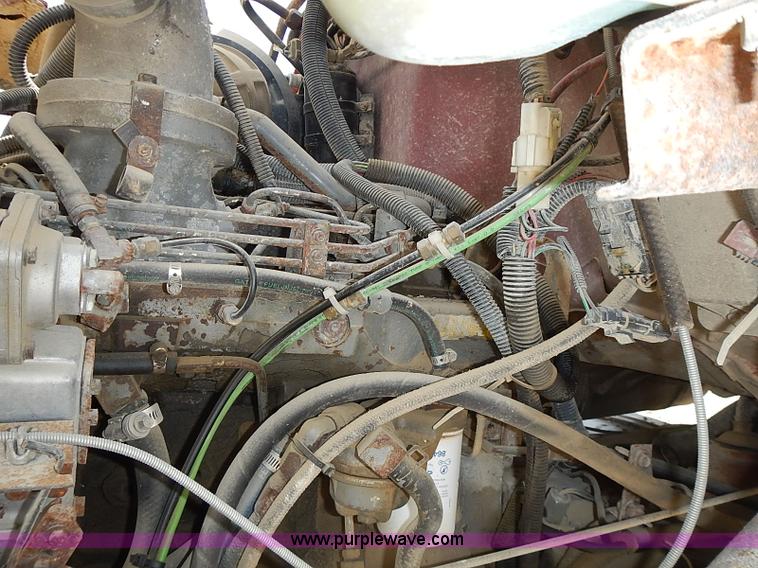 image for item J3218 1997 Ford LT8000 truck cab and chassis