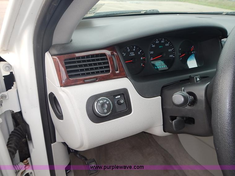 image for item J3237 2008 Chevrolet Impala LS