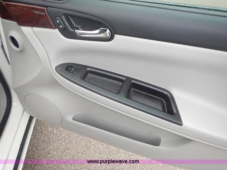 image for item J3237 2008 Chevrolet Impala LS