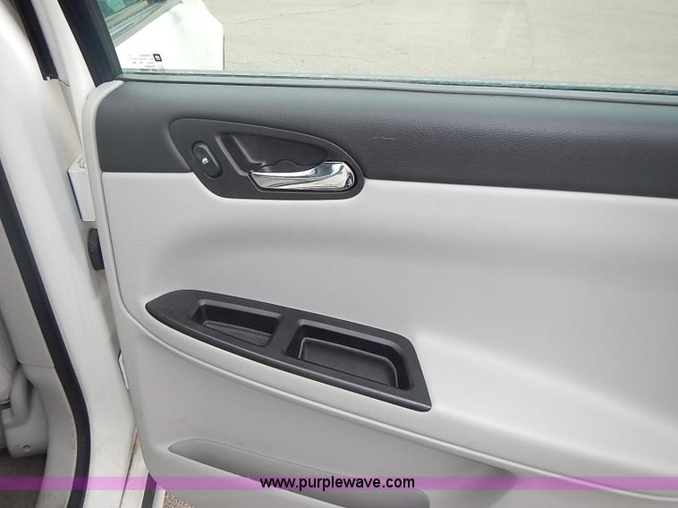 image for item J3237 2008 Chevrolet Impala LS