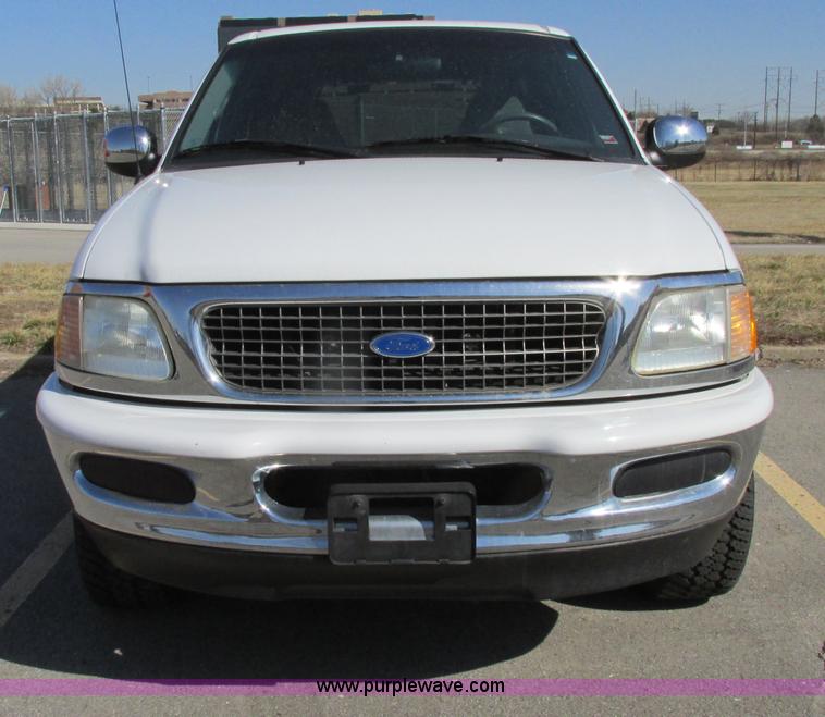 image for item Z9197 1997 Ford Expedition XLT SUV