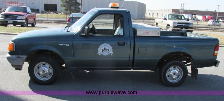 image for item Z9199 1996 Ford Ranger XL pickup truck