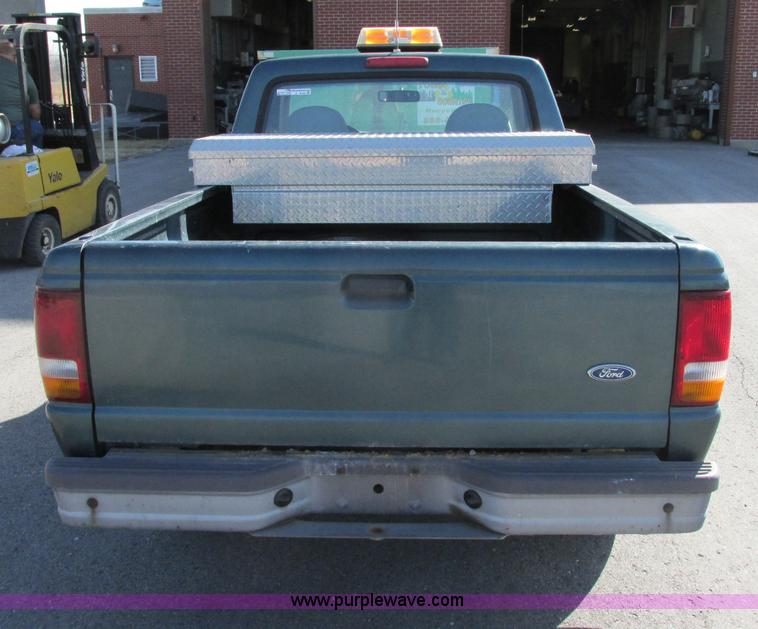 image for item Z9199 1996 Ford Ranger XL pickup truck