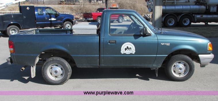 image for item Z9199 1996 Ford Ranger XL pickup truck
