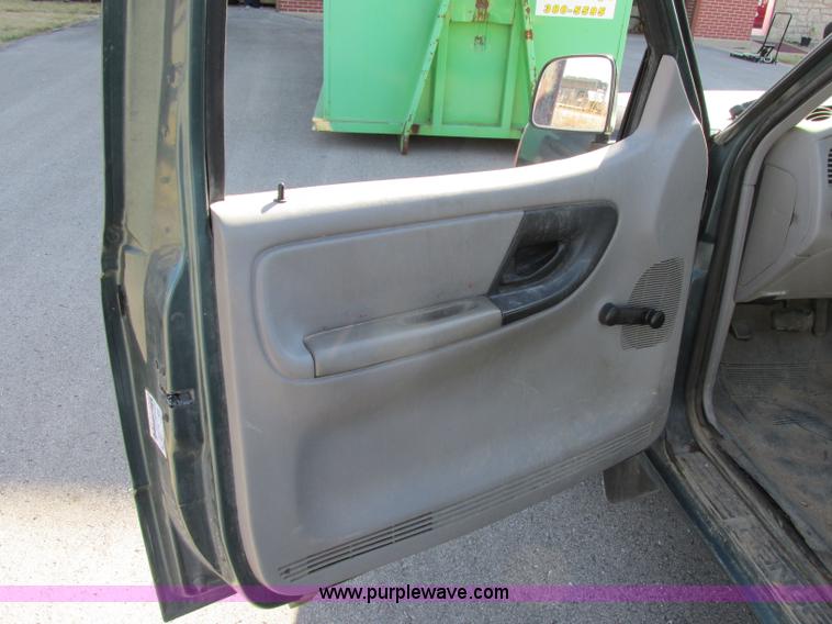 image for item Z9199 1996 Ford Ranger XL pickup truck