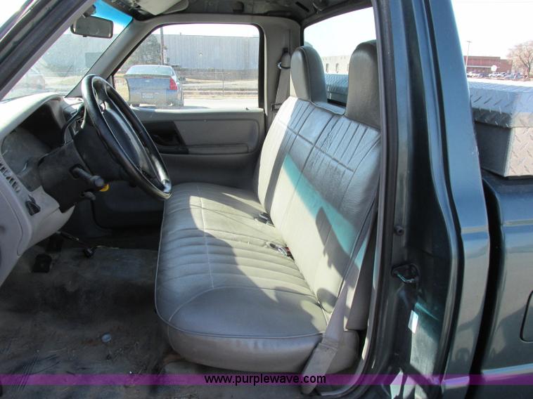 image for item Z9199 1996 Ford Ranger XL pickup truck