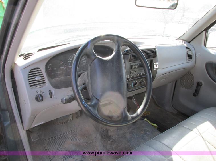 image for item Z9199 1996 Ford Ranger XL pickup truck