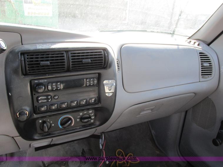 image for item Z9199 1996 Ford Ranger XL pickup truck