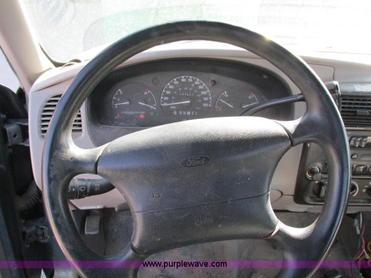 image for item Z9199 1996 Ford Ranger XL pickup truck