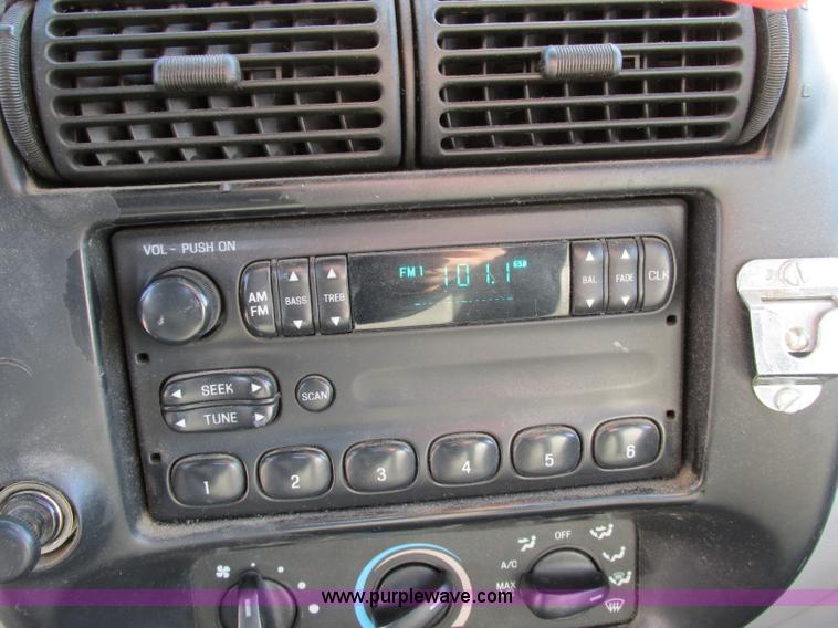 image for item Z9199 1996 Ford Ranger XL pickup truck