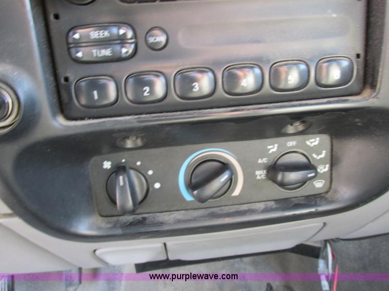 image for item Z9199 1996 Ford Ranger XL pickup truck