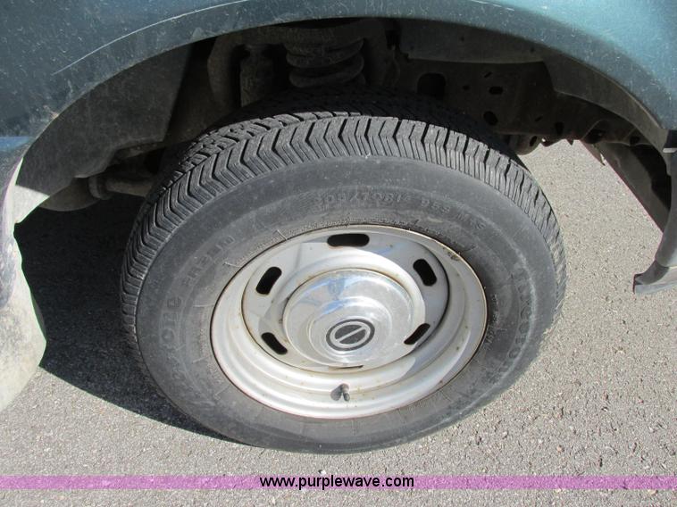 image for item Z9199 1996 Ford Ranger XL pickup truck