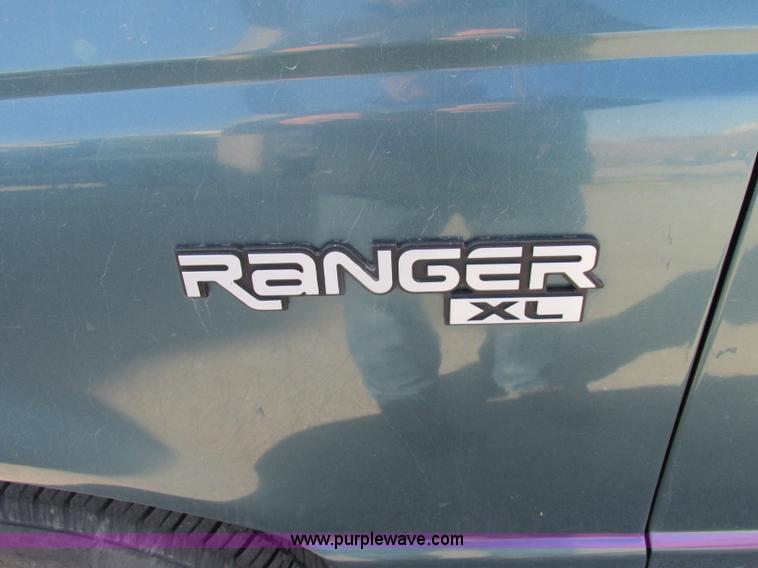 image for item Z9199 1996 Ford Ranger XL pickup truck