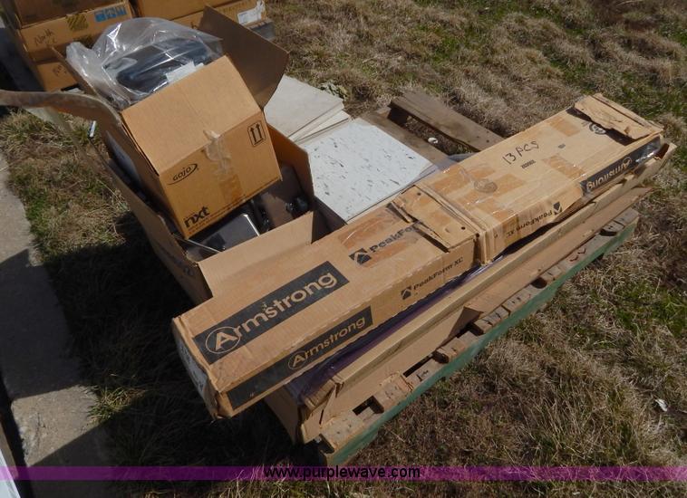 image for item Z9453 Assorted building supplies