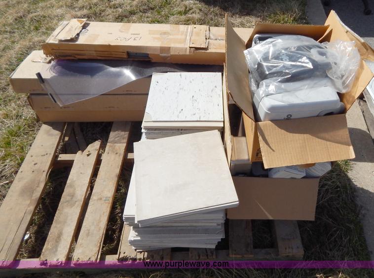 image for item Z9453 Assorted building supplies