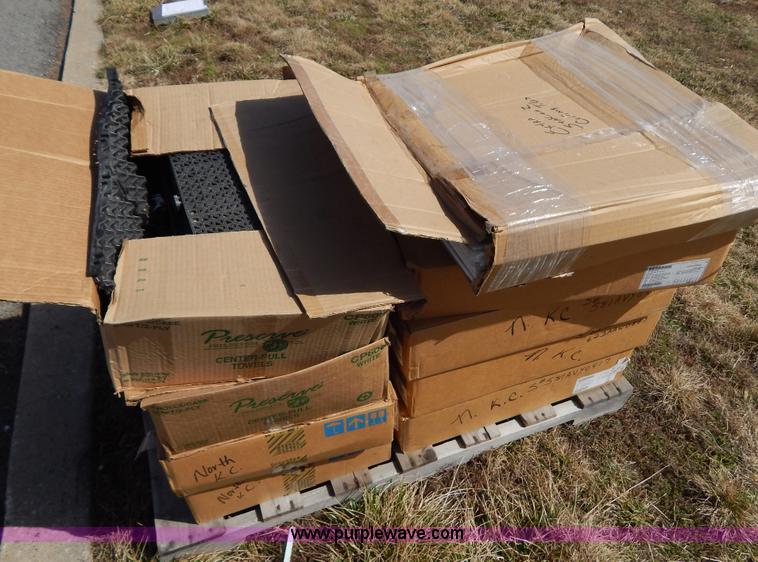 image for item Z9453 Assorted building supplies