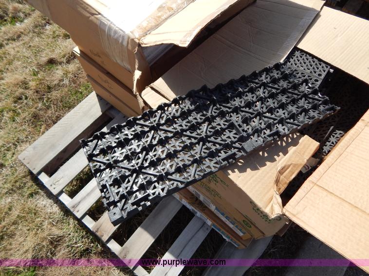 image for item Z9453 Assorted building supplies