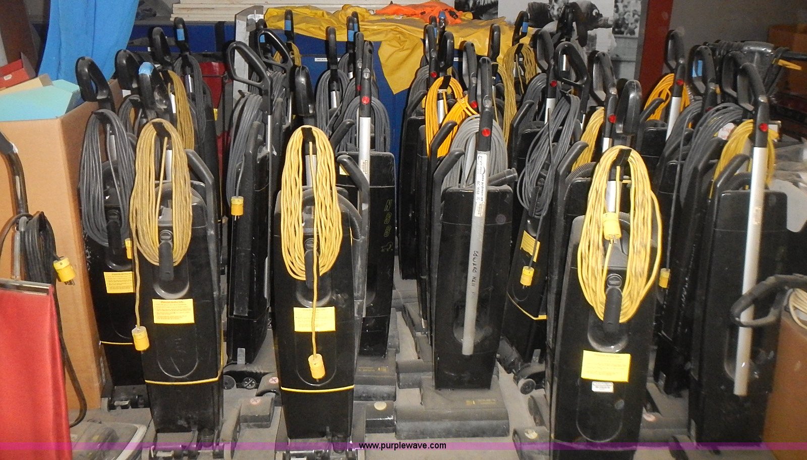 (34) vacuum cleaners in Manhattan, KS Item AC9048 sold Purple Wave