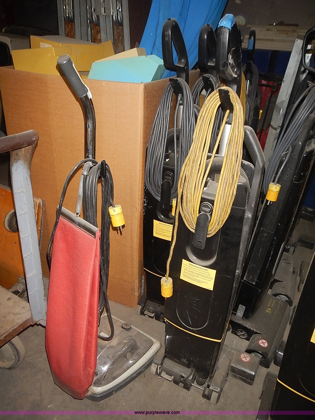 (34) vacuum cleaners in Manhattan, KS Item AC9048 sold Purple Wave