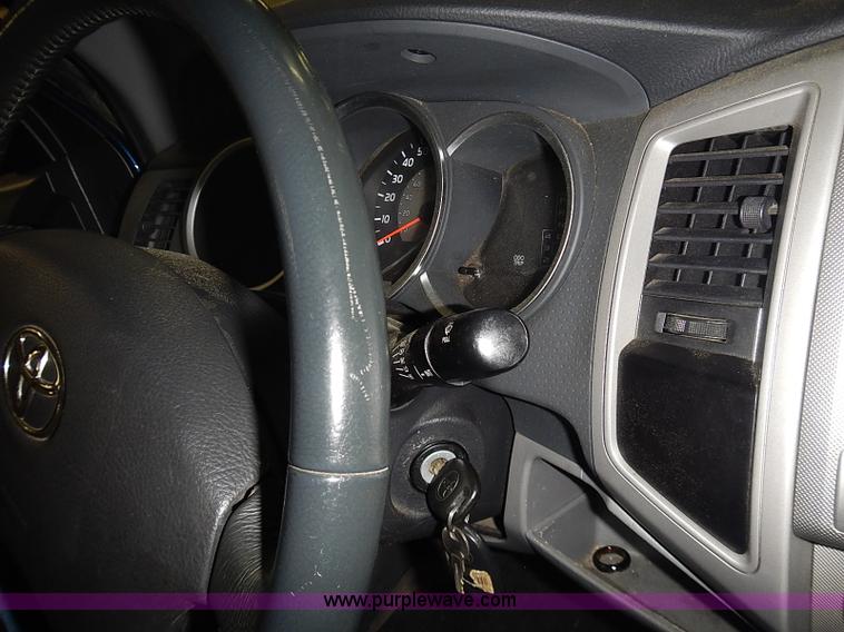 image for item I3643 2006 Toyota Tacoma PreRunner Double Cab pickup truck