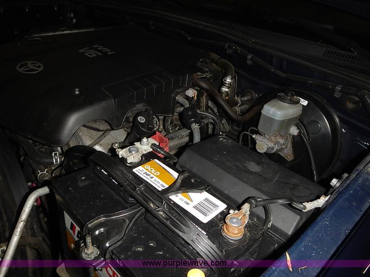 image for item I3643 2006 Toyota Tacoma PreRunner Double Cab pickup truck