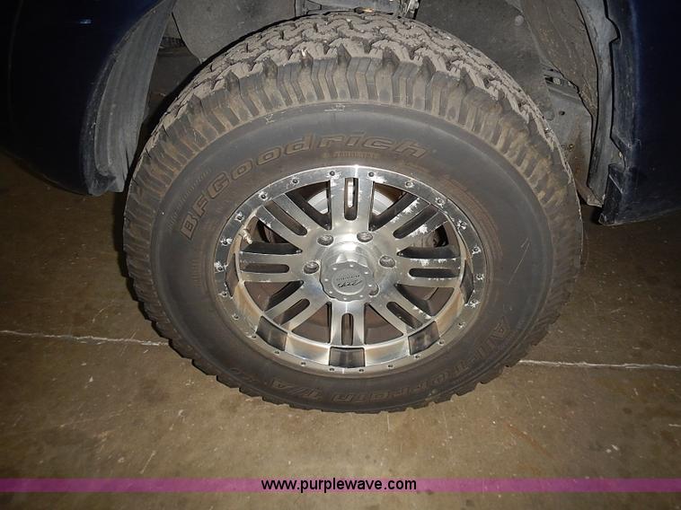 image for item I3643 2006 Toyota Tacoma PreRunner Double Cab pickup truck