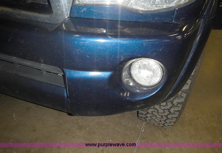 image for item I3643 2006 Toyota Tacoma PreRunner Double Cab pickup truck