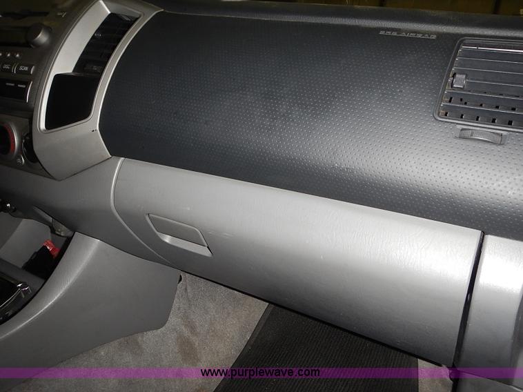 image for item I3643 2006 Toyota Tacoma PreRunner Double Cab pickup truck