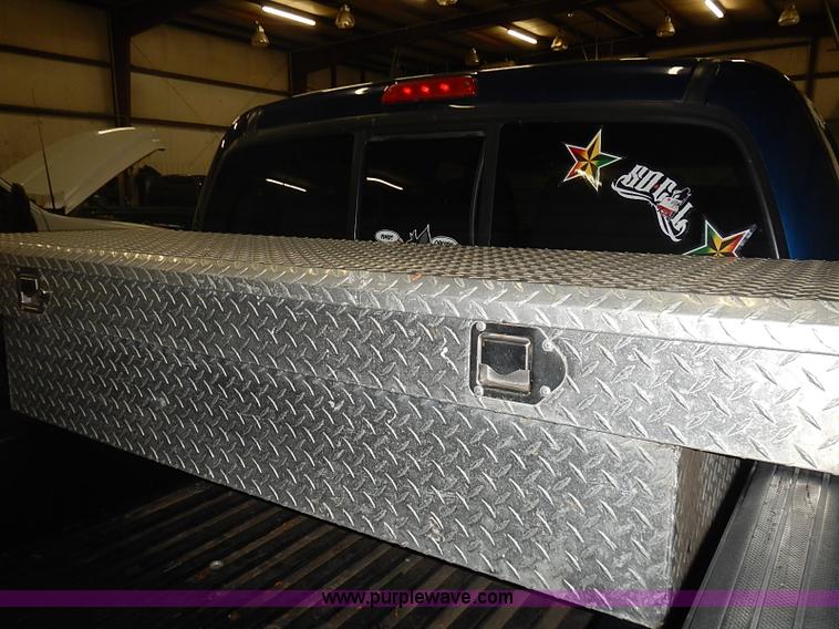 image for item I3643 2006 Toyota Tacoma PreRunner Double Cab pickup truck