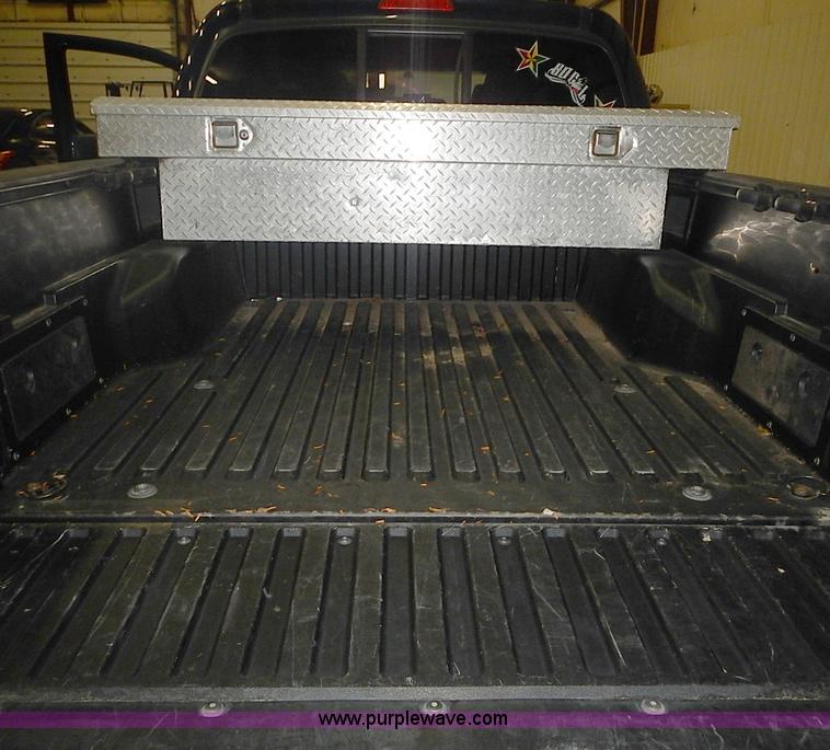 image for item I3643 2006 Toyota Tacoma PreRunner Double Cab pickup truck