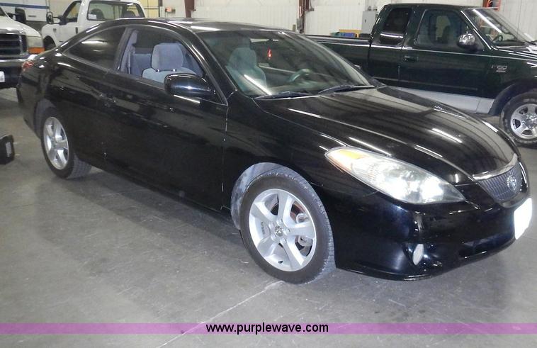 image for item I3645 2004 Toyota Camry Solara SE <br />Non-repairable title, parts only