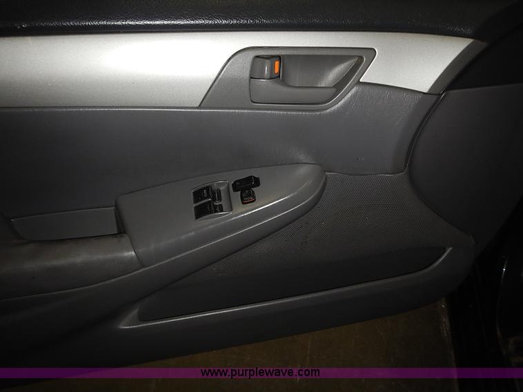 image for item I3645 2004 Toyota Camry Solara SE <br />Non-repairable title, parts only