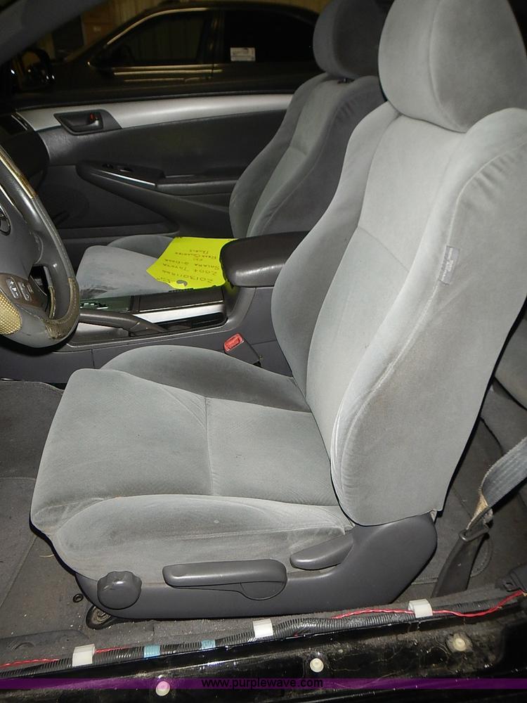 image for item I3645 2004 Toyota Camry Solara SE <br />Non-repairable title, parts only